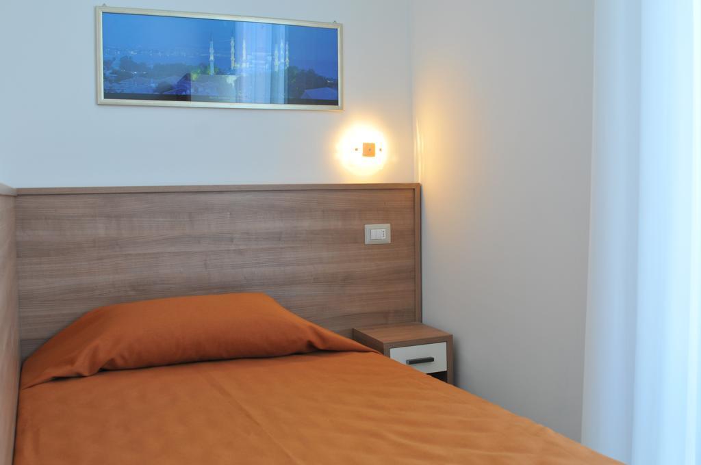 Hotel Montecarlo Μιλάνο Δωμάτιο φωτογραφία