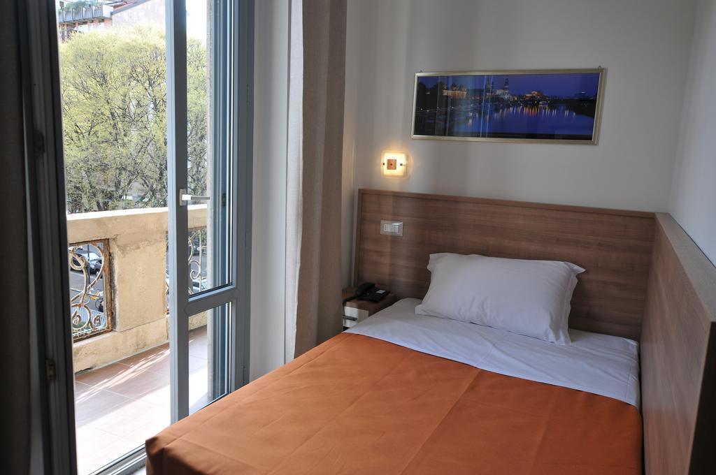 Hotel Montecarlo Μιλάνο Δωμάτιο φωτογραφία