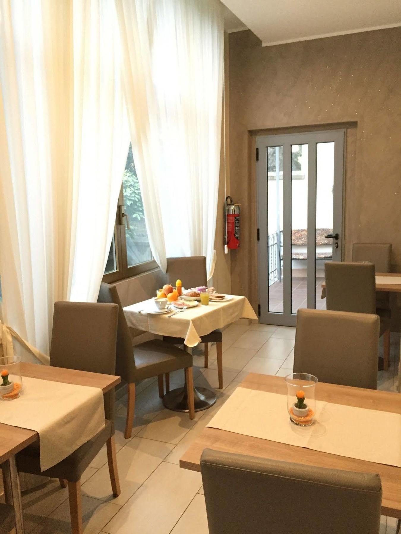 Hotel Montecarlo Μιλάνο Εξωτερικό φωτογραφία